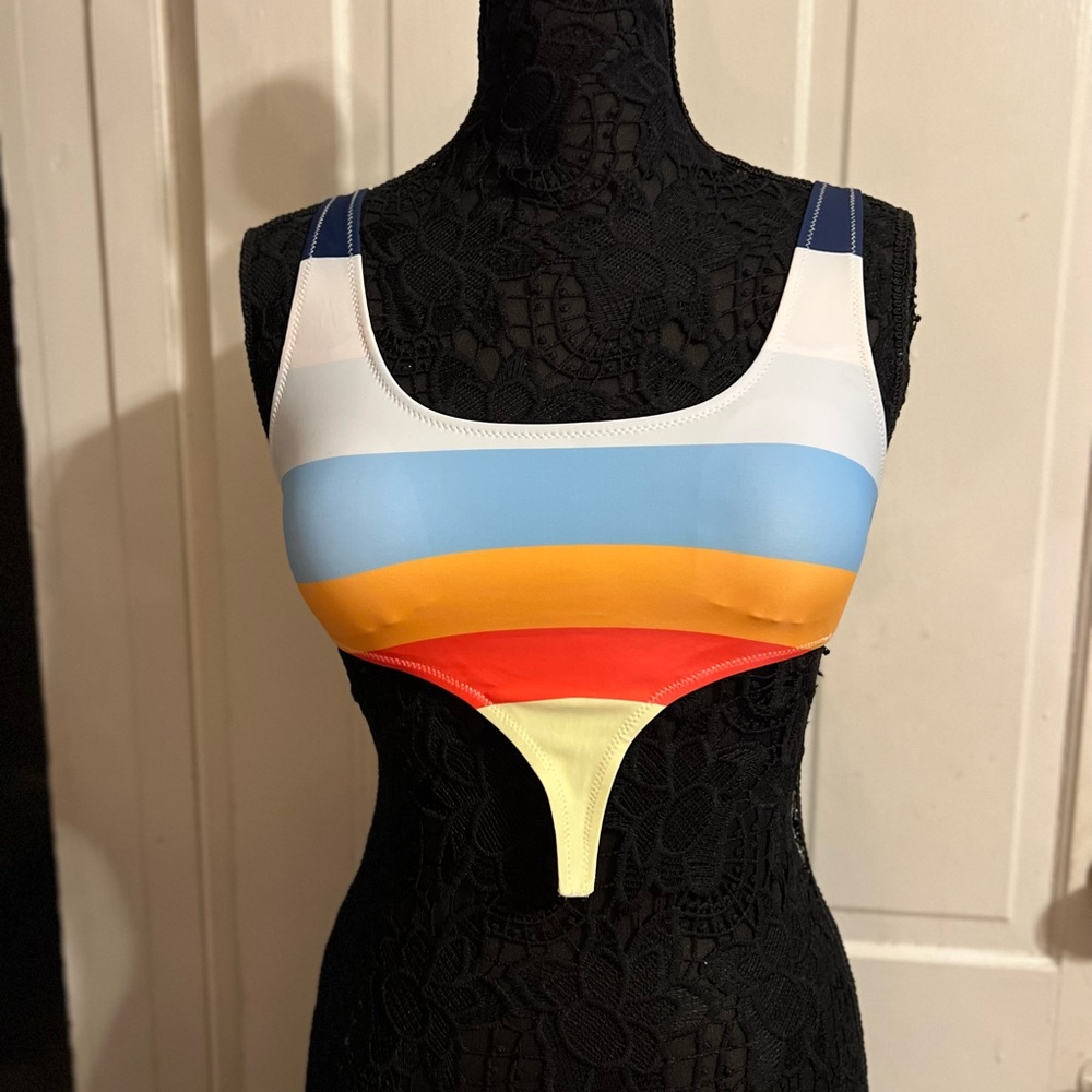 Swimsuit Top (NWOT)
